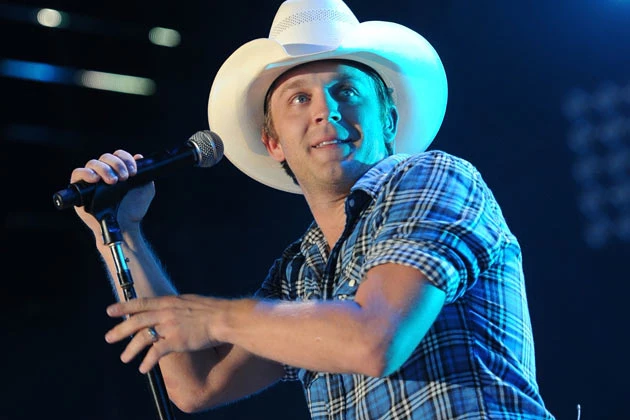 Justin Moore playing live